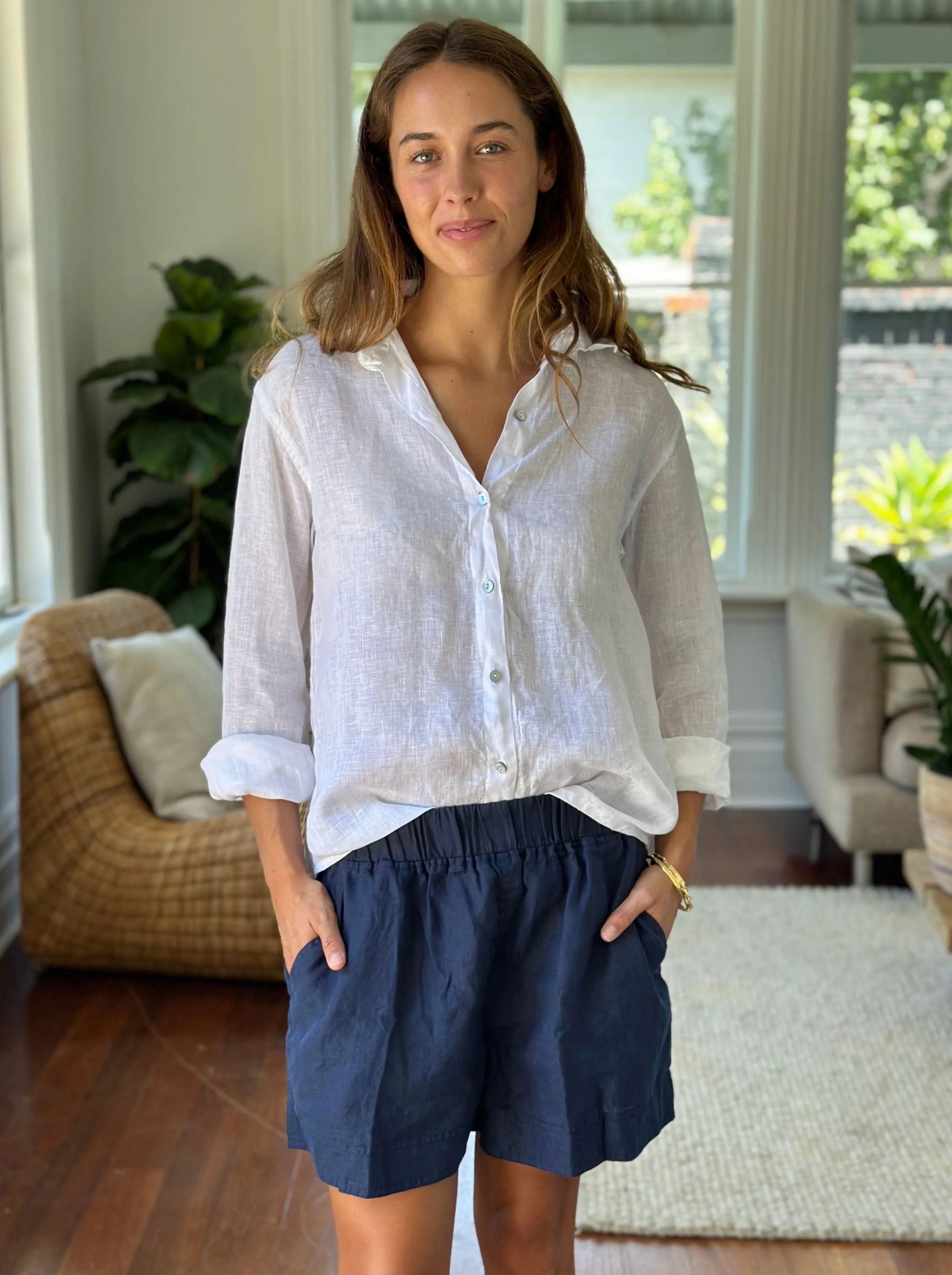 abbey short - navy linen