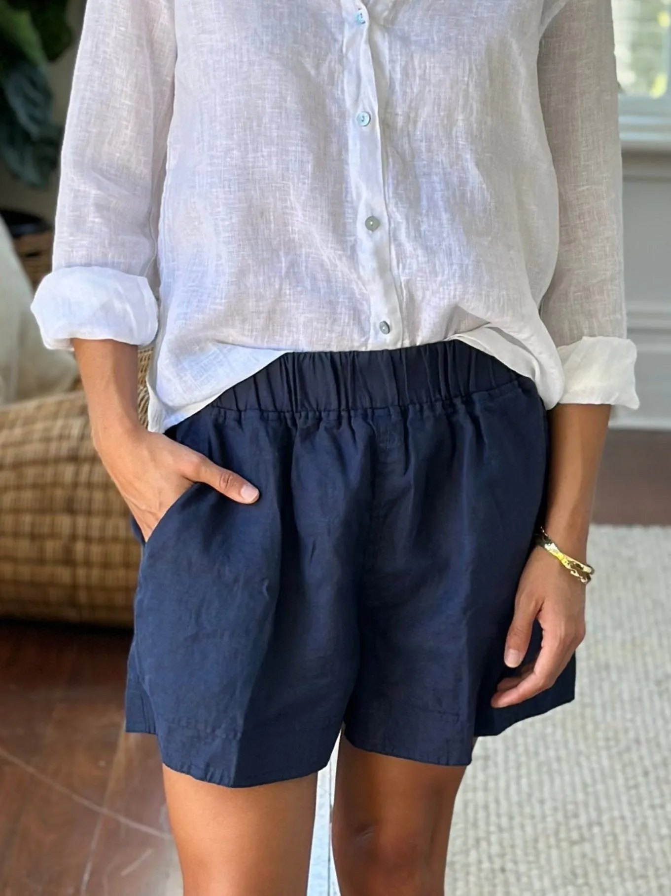 abbey short - navy linen