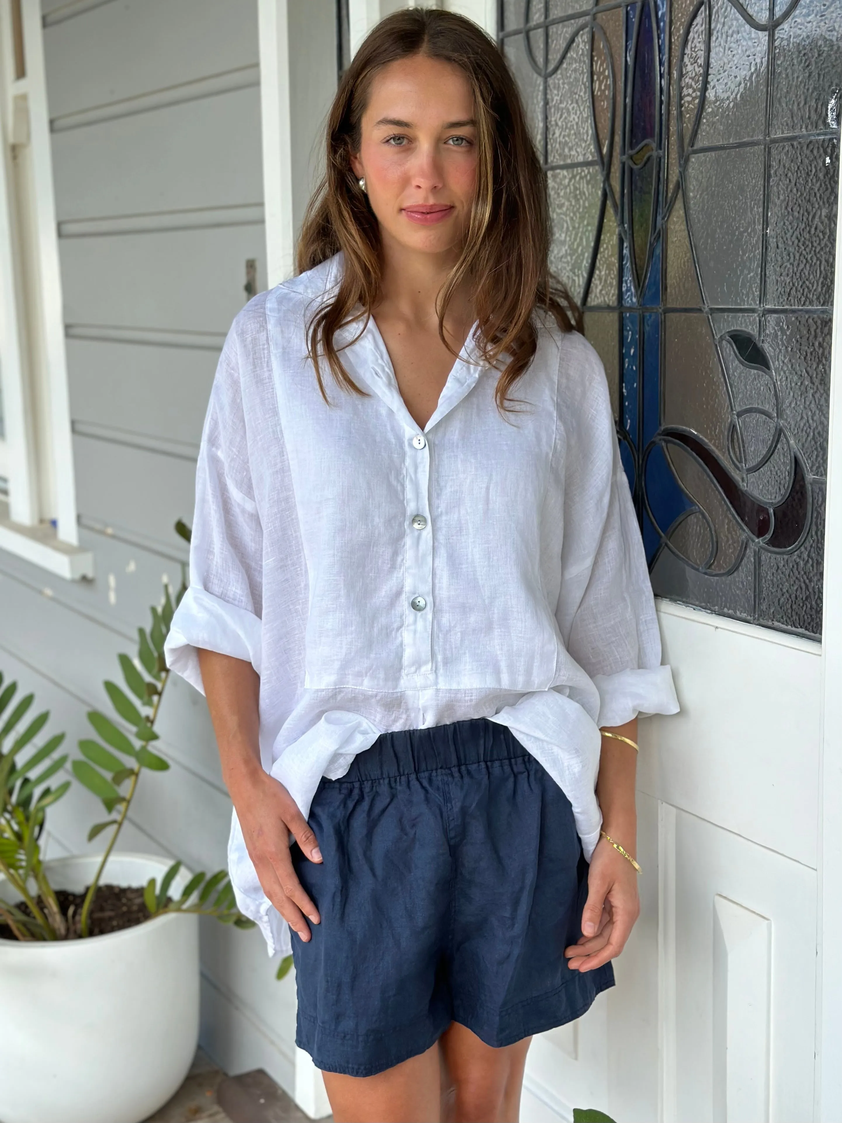 abbey short - navy linen