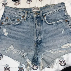Agolde Jean shorts with some distressing size 24 excellent condition