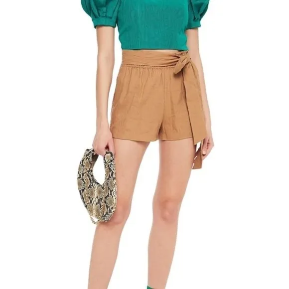Alice and Olivia Linn Linen Belted Shorts.  NWOT size XS
