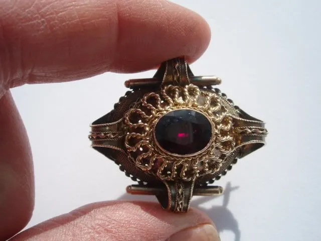 Antique Georgian English 15K Garnet Brooch