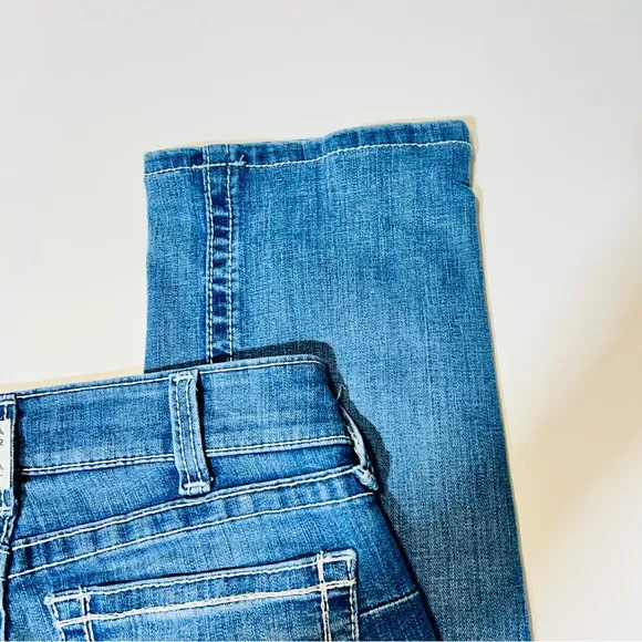 Ariat jeans Mid Rise Straight leg jeans Medium wash stretchy women Size 27
