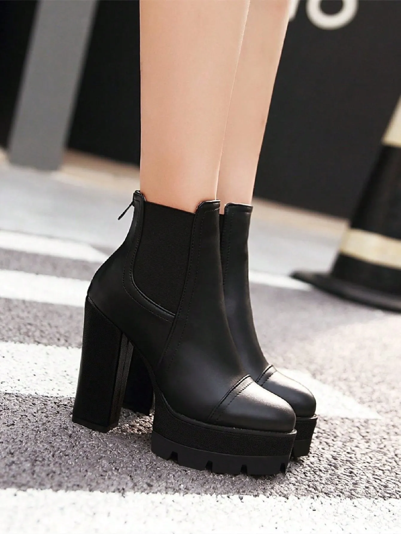 Autumn Winter High Heels Women's Ankle Boots And Short Boots Black Ankle Boots Warm Short Boots Thick Heels Outdoor Boots With Back Zip