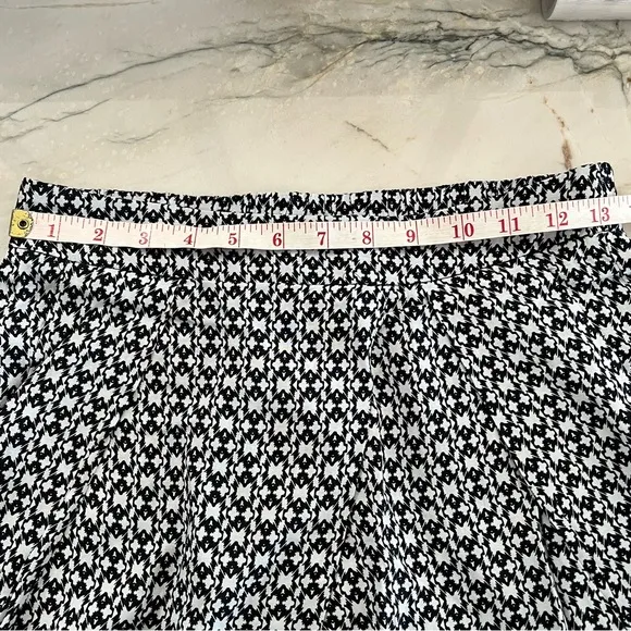 BCBGeneration Black &amp; White Print Comb Shorts