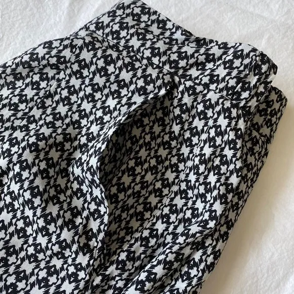 BCBGeneration Black &amp; White Print Comb Shorts