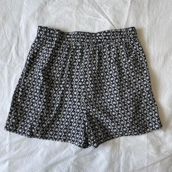 BCBGeneration Black &amp; White Print Comb Shorts
