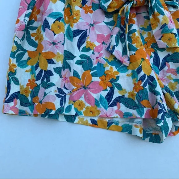 BCBGeneration Women’s Relaxed Elastic Tie waist Floral Short Size L wide Leg