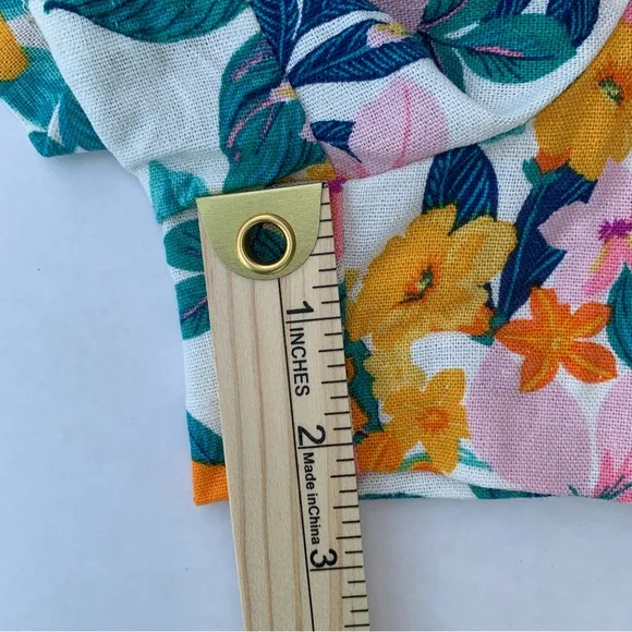 BCBGeneration Women’s Relaxed Elastic Tie waist Floral Short Size L wide Leg