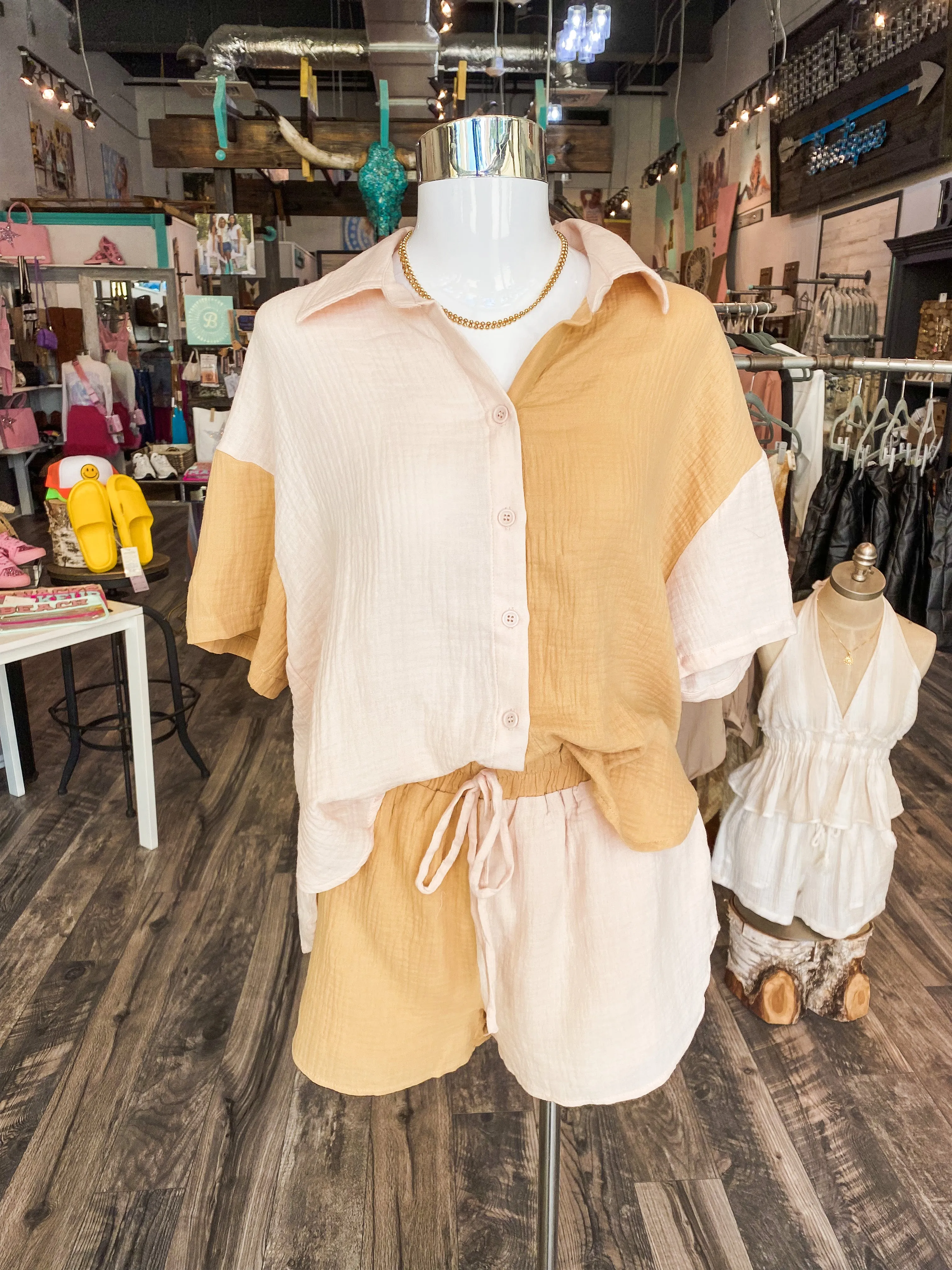 Bethany Beach Shorts - Ivory/Tan