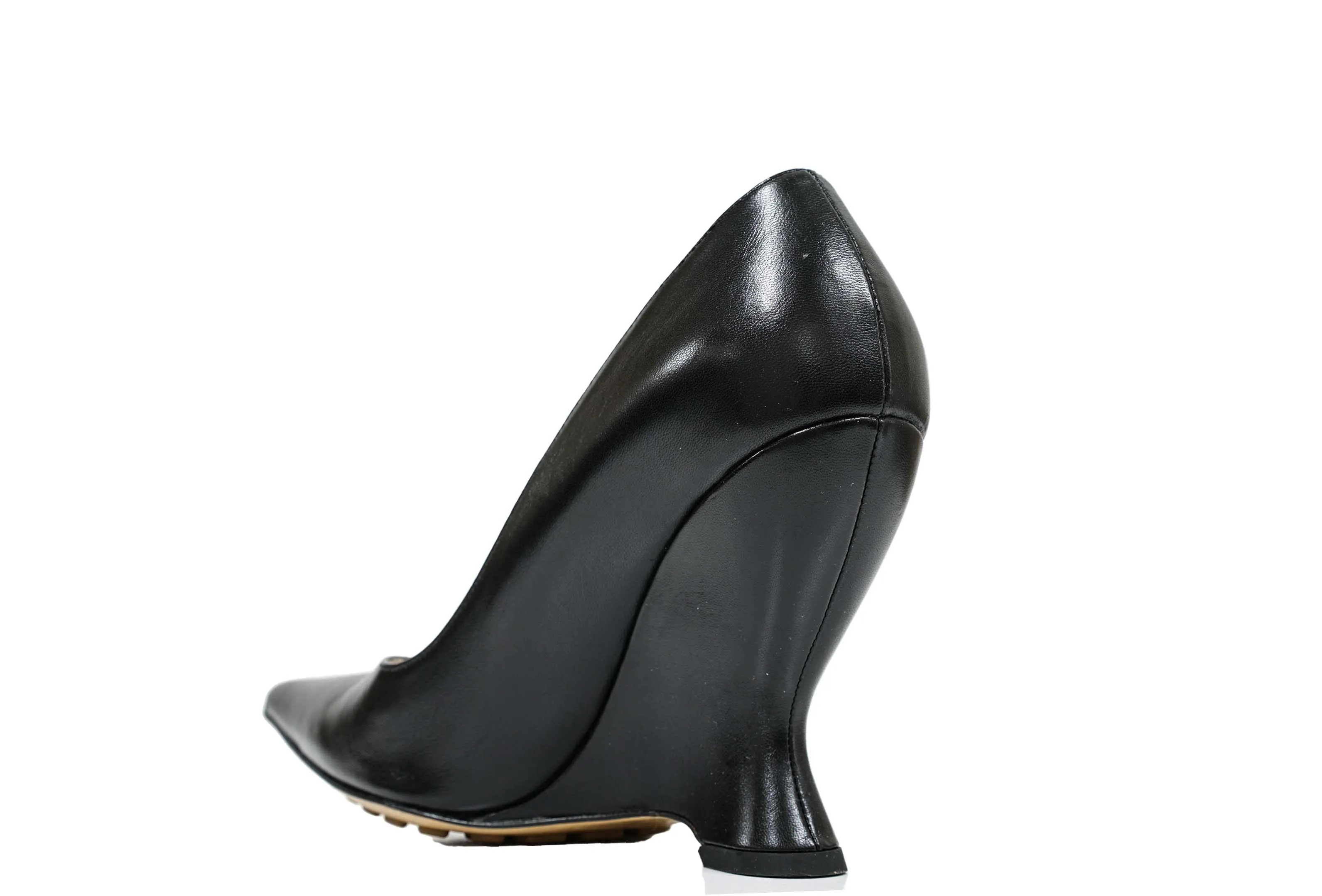Bottega Veneta Women's Black Leather Pump 716210