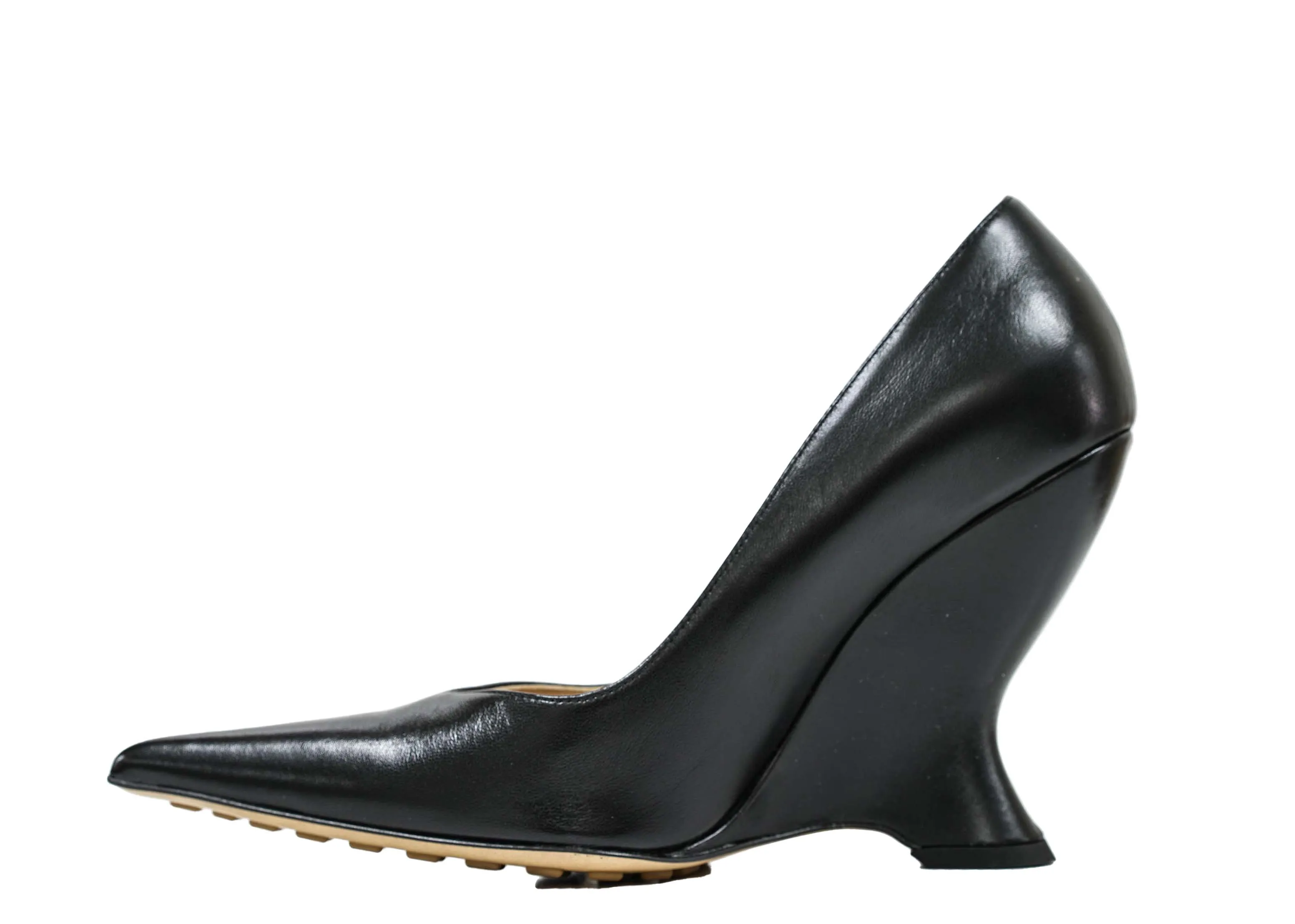 Bottega Veneta Women's Black Leather Pump 716210