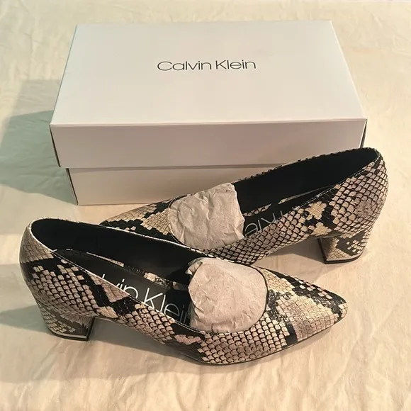 Calvin Klein Womens Nita Pump Snake Print