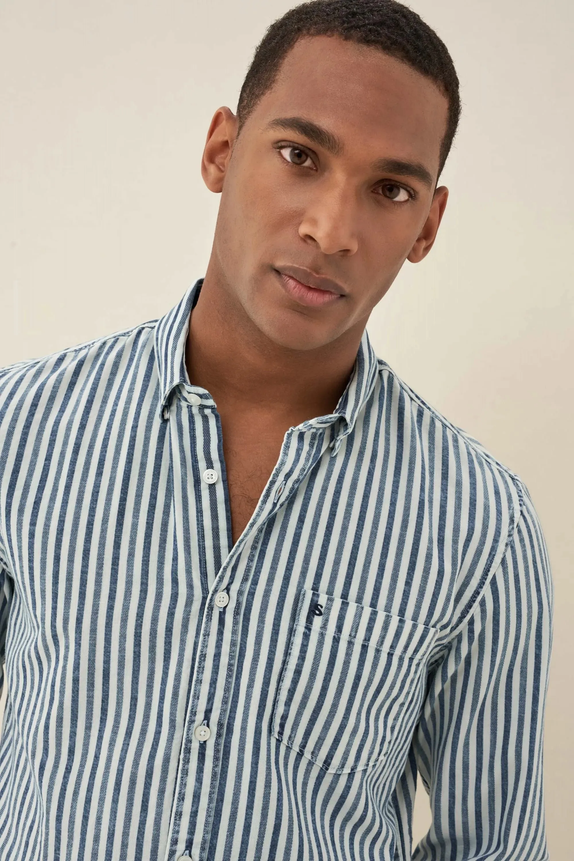 CAMISA FIT SLIM A RAYAS VERTICALES