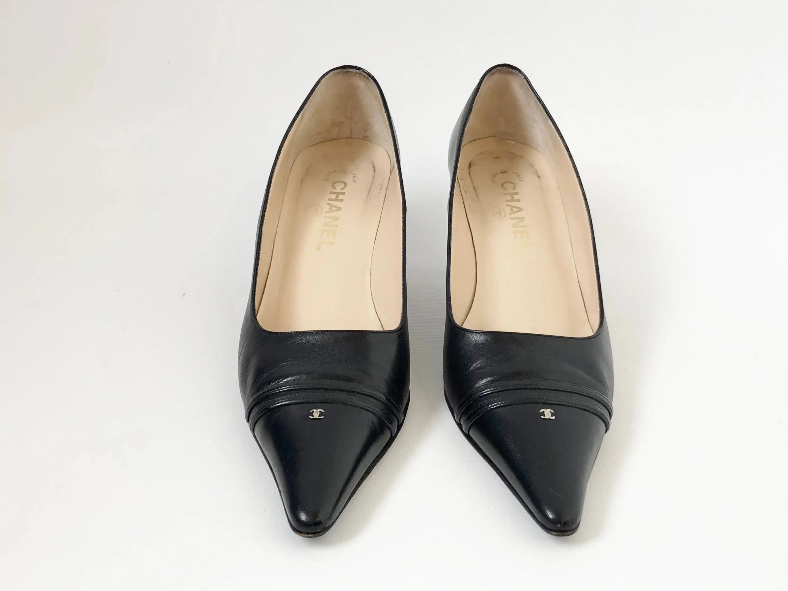 Chanel Black Cap-Toe Pump Size 38.5 It (8.5 Us)