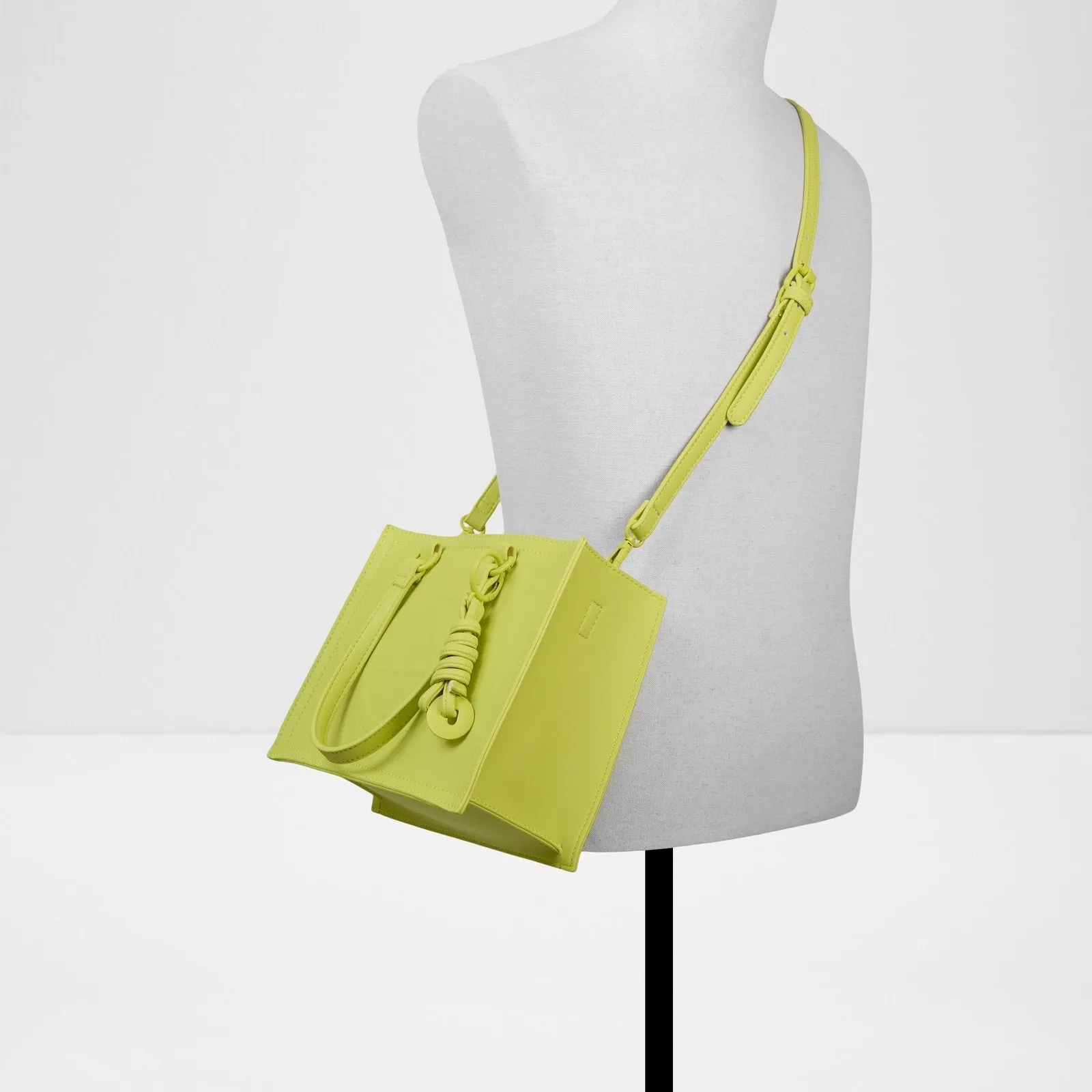 Custantina / Satchel