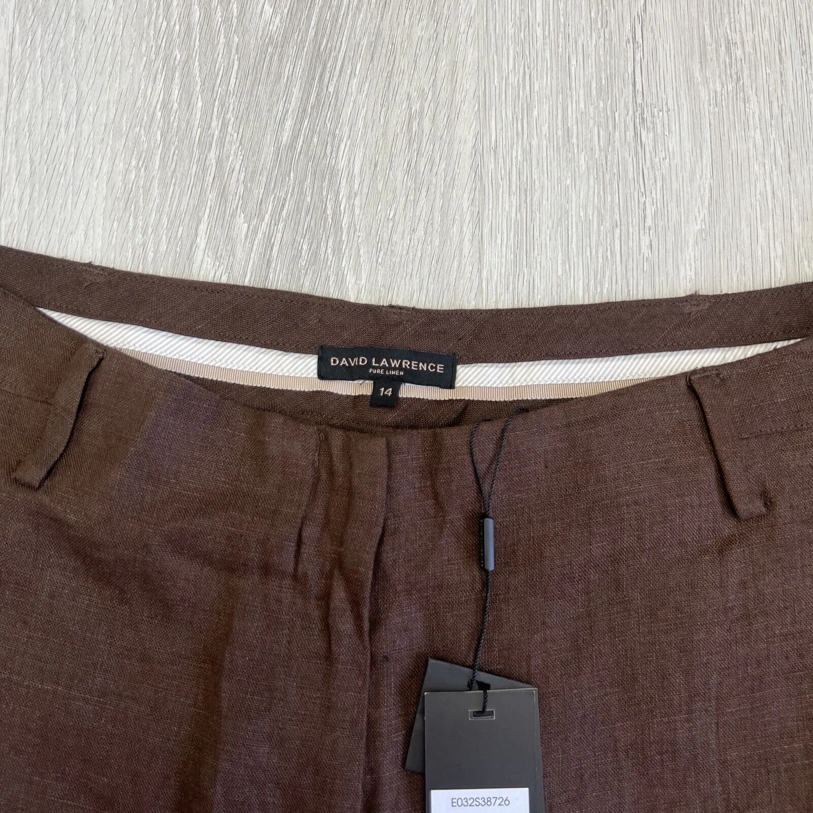David Lawrence Tailored Mocha Linen Short Size 14 (New)