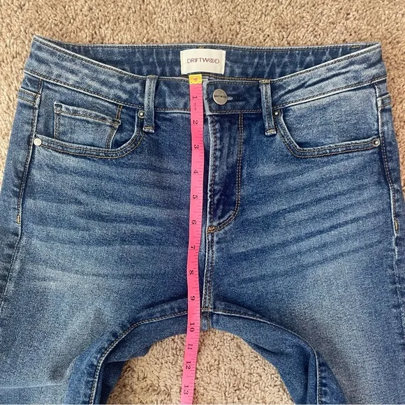 Driftwood Colette Floral Embroidered Crop Straight Leg Jeans in Prairie Size 2