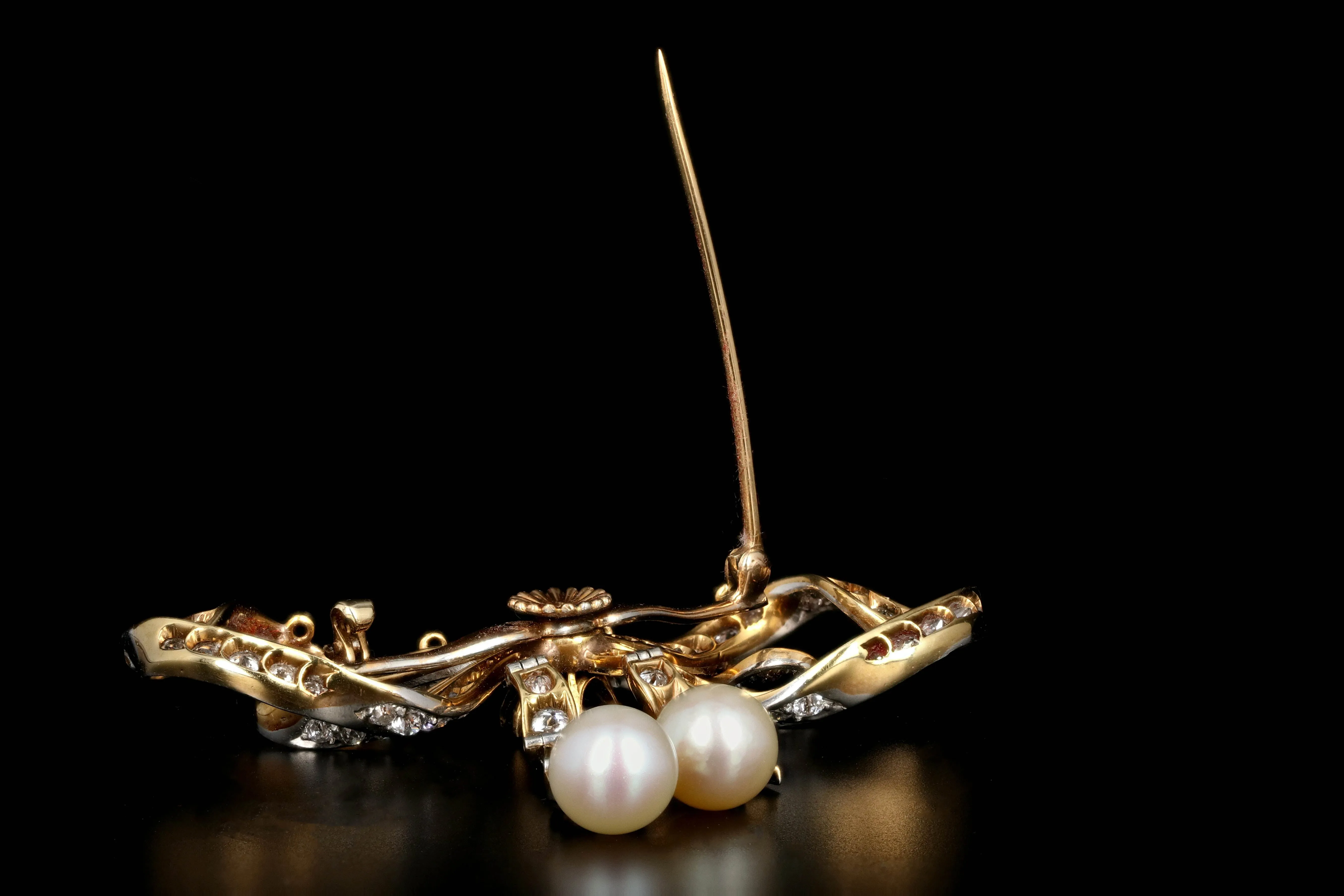 Edwardian Platinum on Yellow Gold 2.65 Carat Sapphire, Diamond, and Pearl Brooch