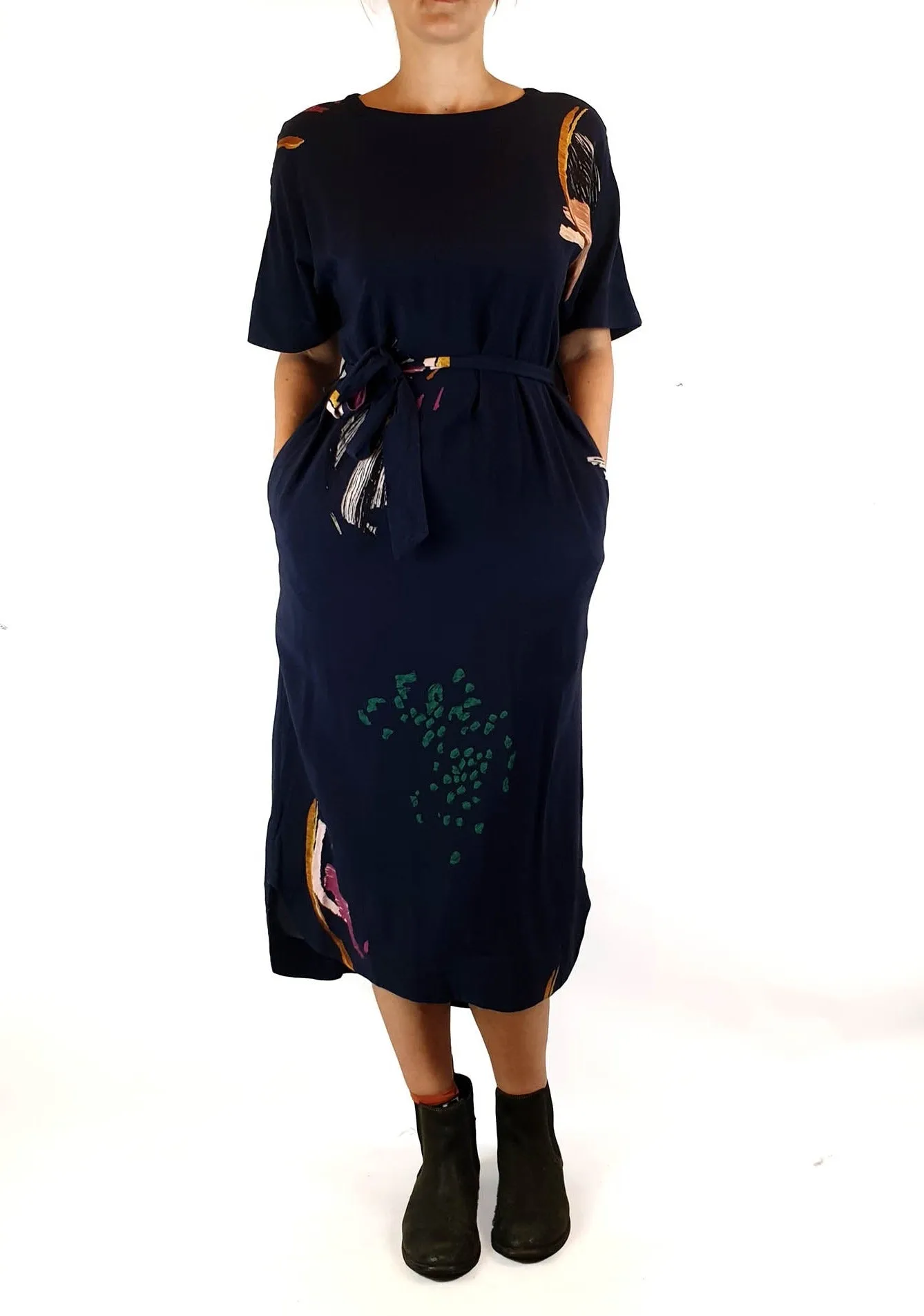 Elk navy maxi dress with lovely subtle print size 6, best fits 6-8