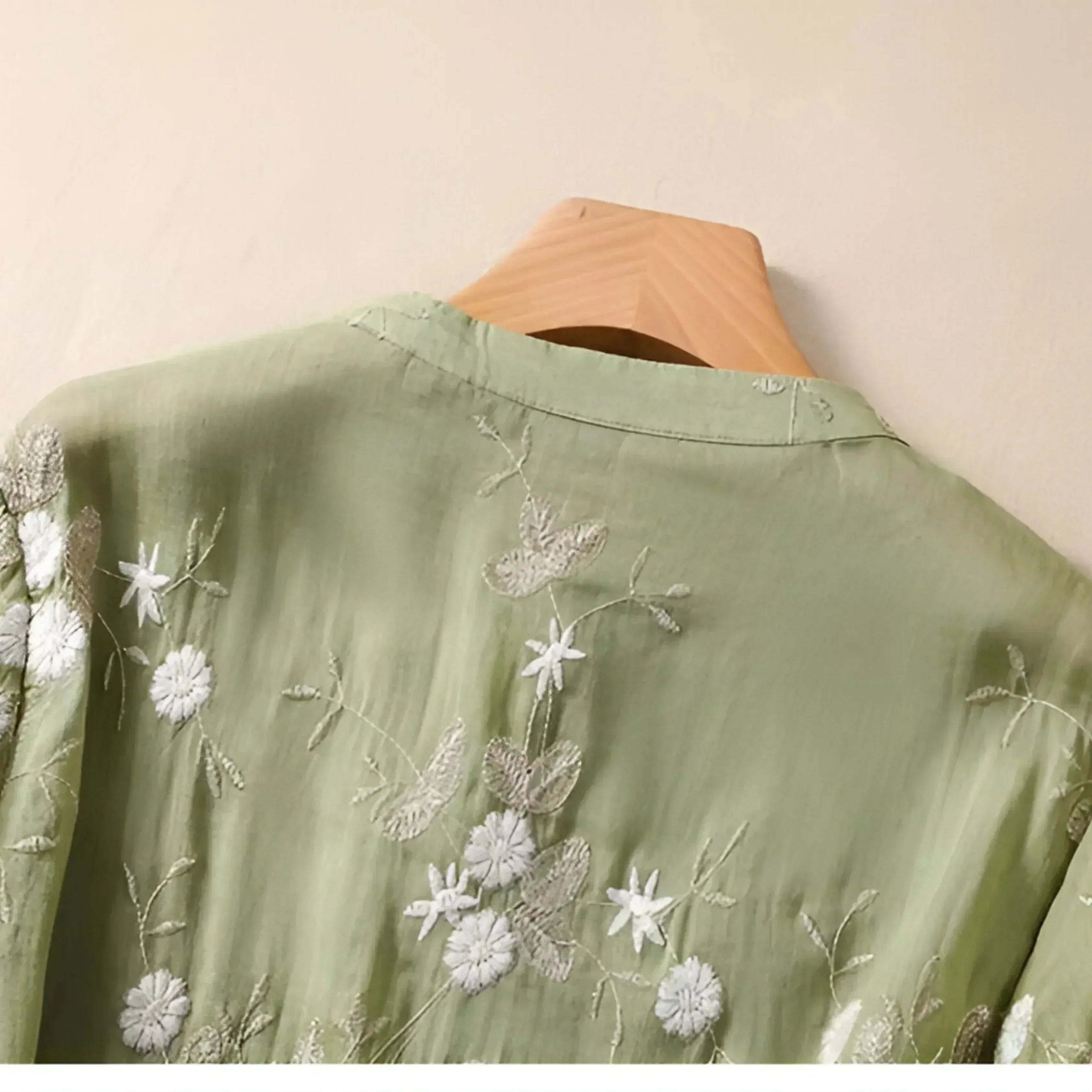 Elodie | Floral Button Blouse