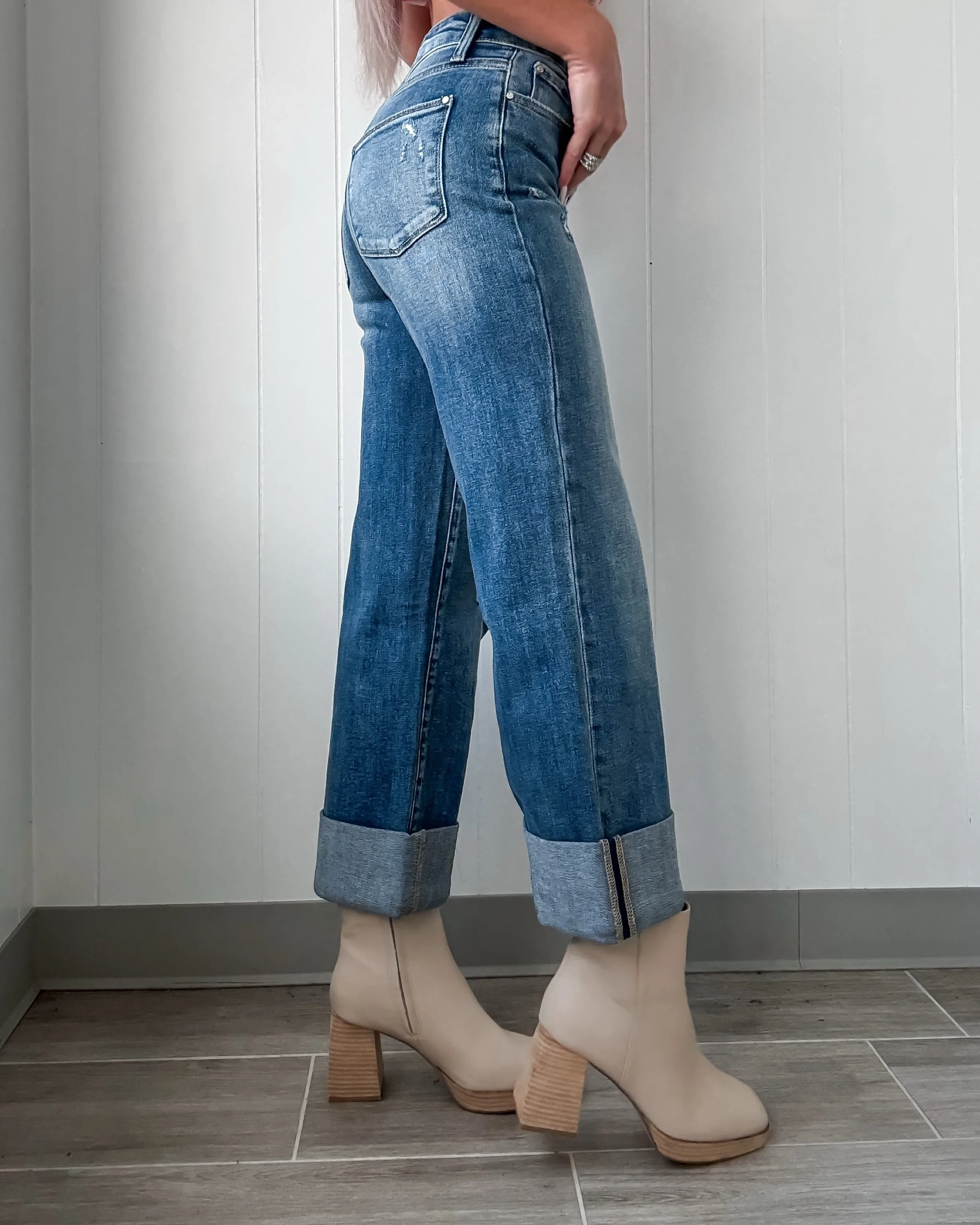 Everly Straight Leg Cuffed Jeans - Medium Wash