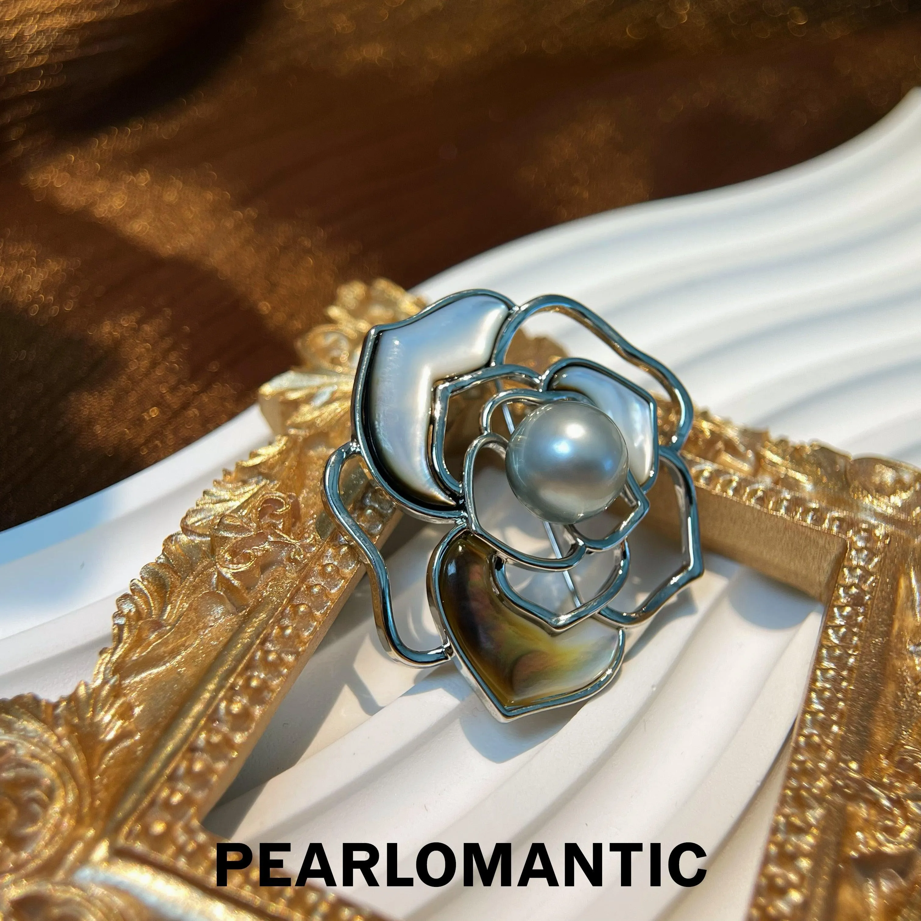 [Everyday Essentials] Tahitian Black Pearl 11-12mm Camellia Design Alloy Brooches