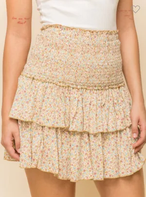 Fall for me• Floral ruffle skirt