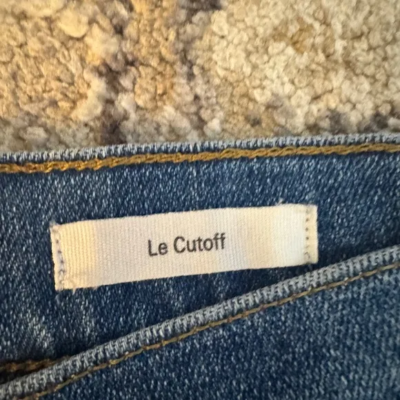 FRAME denim Le Cutoff shorts size 27. Quiet luxury neutral minimalist festival