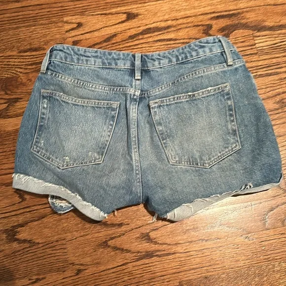 Frame Le garçon denim short in size 26