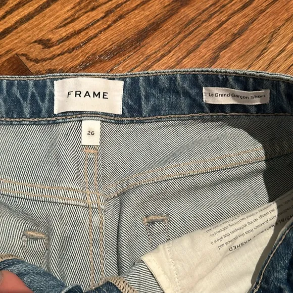 Frame Le garçon denim short in size 26