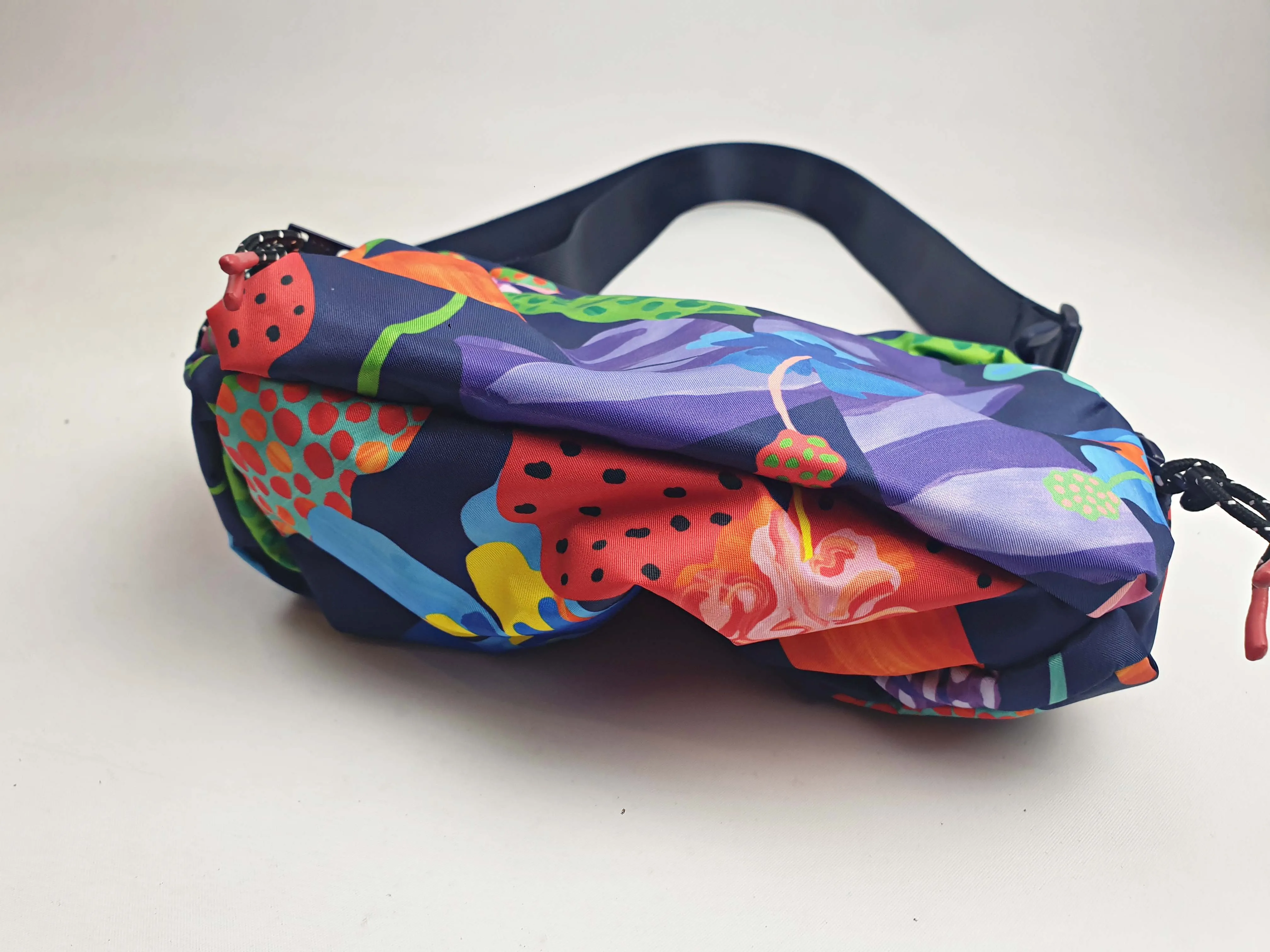 Gorman blue-based floral adjustable small bag