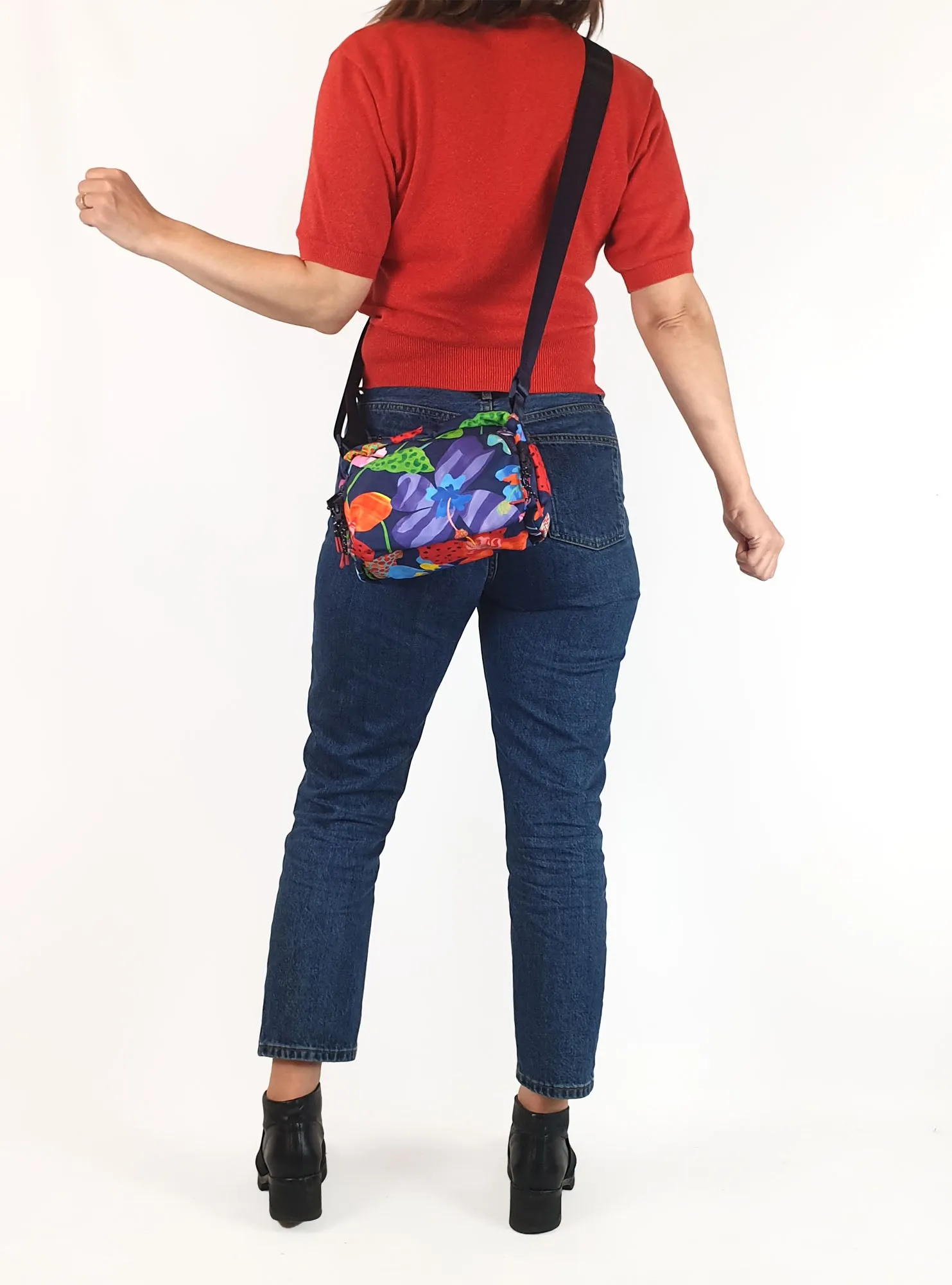Gorman blue-based floral adjustable small bag