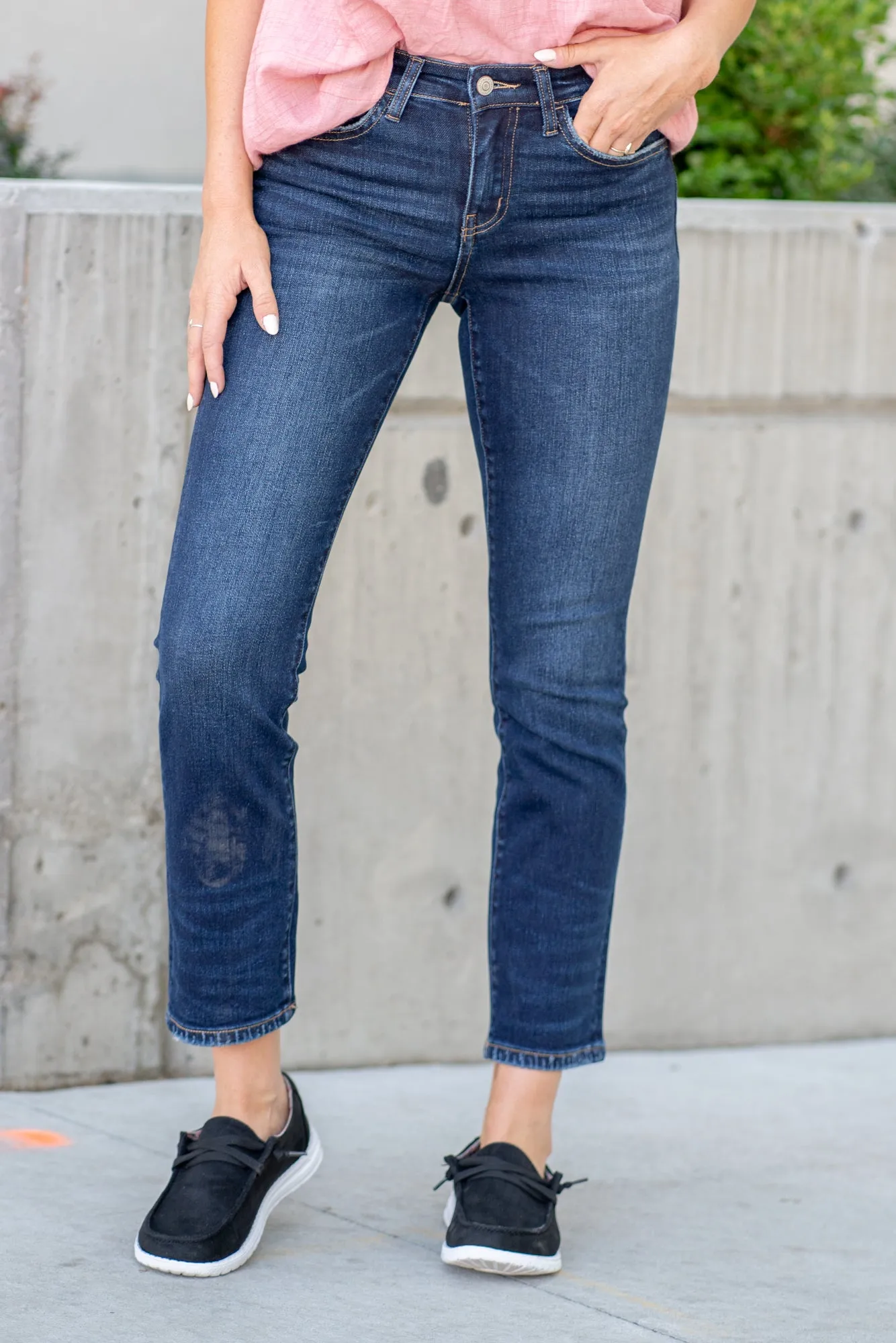 Great Mid Rise Slim Straight Leg