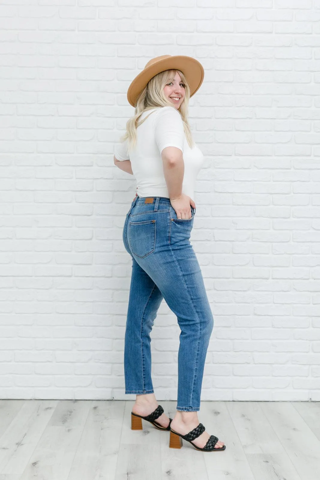Hazel Blues® | High Waist Slim Fit Jeans