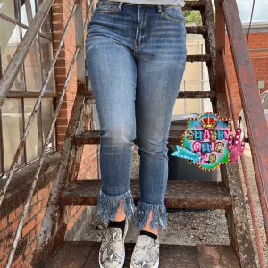 Hi Rise Frayed Hem Relaxed Fit Jeans