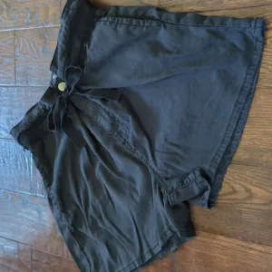 HUDSON I Black Casual Wide Leg Linen Blend Drawstring Paperbag Shorts, 32