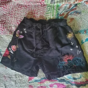 Johnny Was Embroidered Linen Shorts S