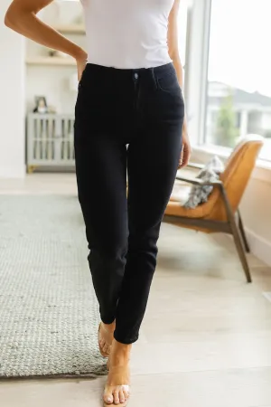 JUDY BLUE Edith Mid Rise Classic Slim Jeans in Black