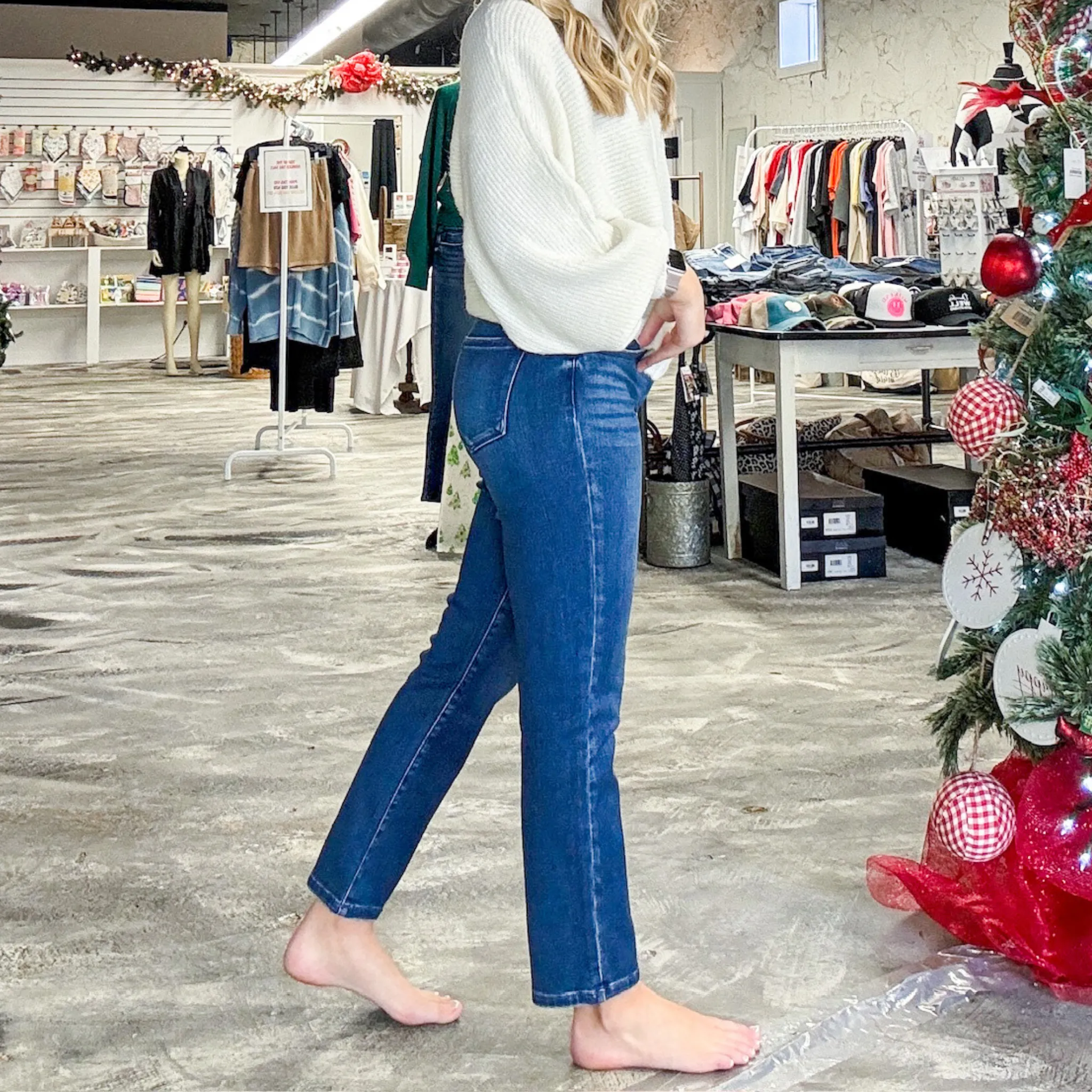 Kancan Jeans | The Ashlyn Mid Rise Straight Leg Jean