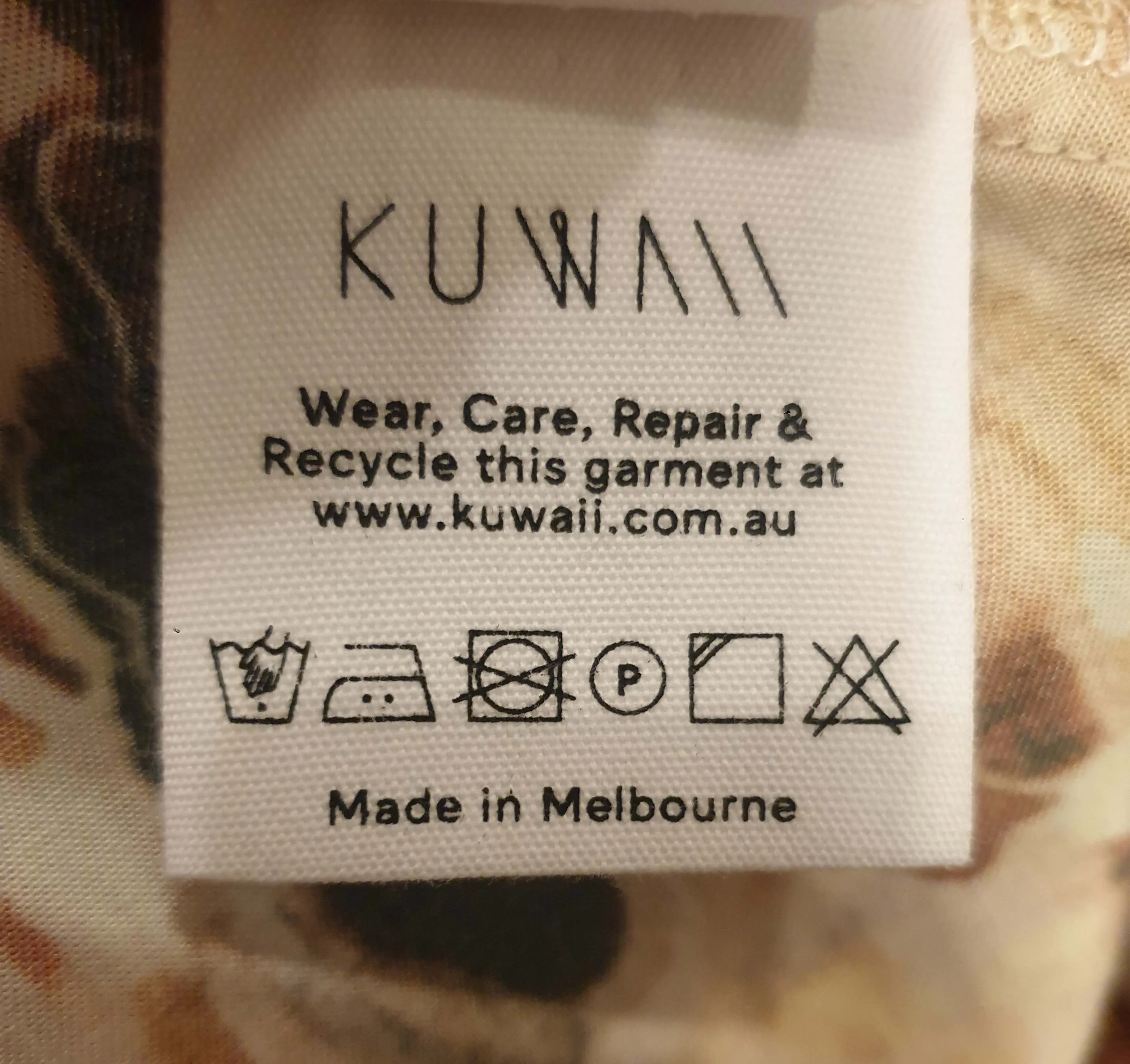 Kuwaii "first light" print maxi dress size 8 (as new, unworn