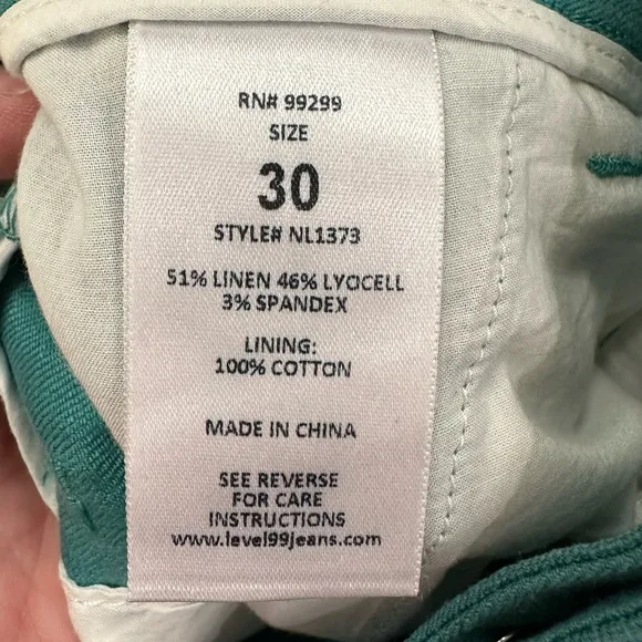 Level 99 NWOT Cindie Linen Turquoise Shorts size 30 Green Blue Stitchfix