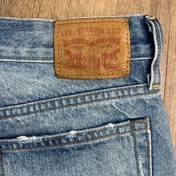 Levi’s 501 Ltd Ed. White Oak Cone Denim Distressed Jean Shorts Sz 29