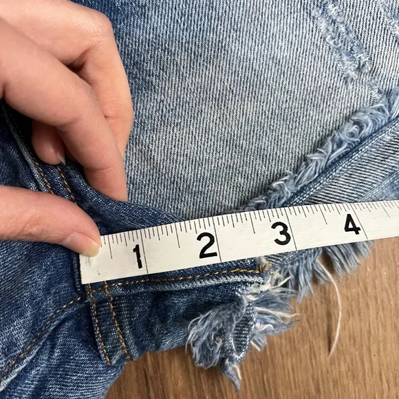 Levi’s 501 Ltd Ed. White Oak Cone Denim Distressed Jean Shorts Sz 29
