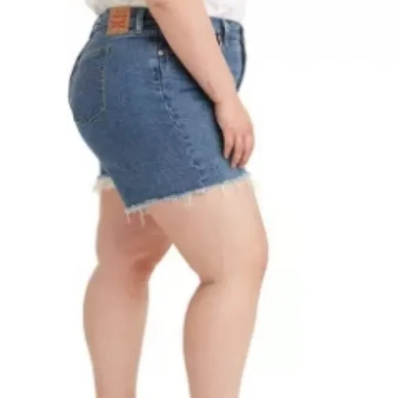LEVI'S high rise Jean shorts