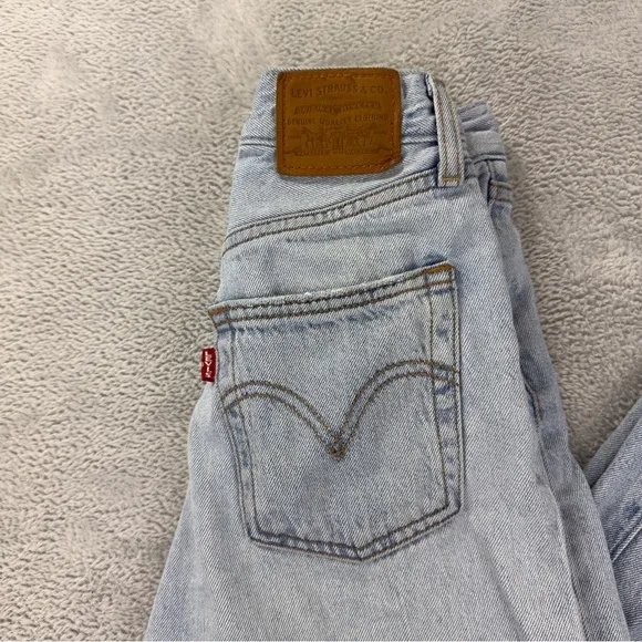 Levi's Jeans Women's Sz 25x25 Ribcage Straight Button Fly Light Blue Flare Denim