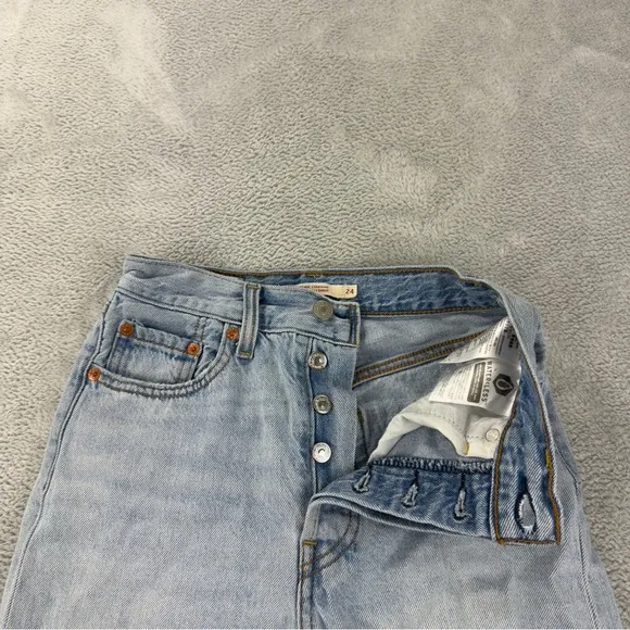 Levi's Jeans Women's Sz 25x25 Ribcage Straight Button Fly Light Blue Flare Denim