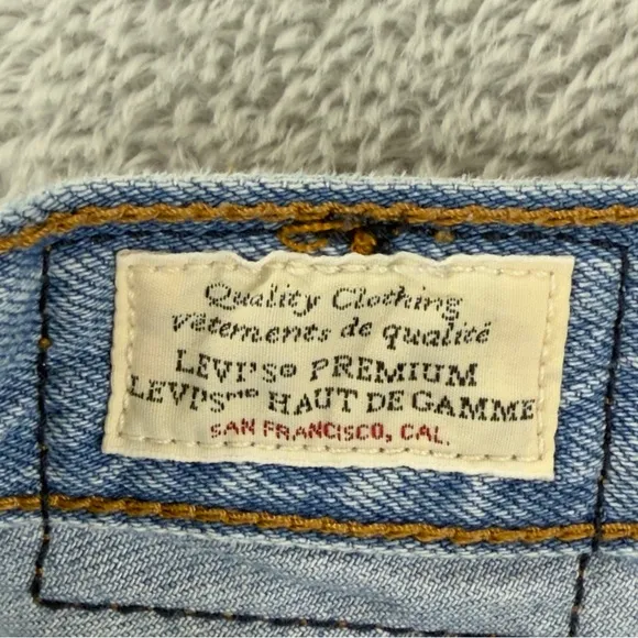 Levi's Jeans Women's Sz 25x25 Ribcage Straight Button Fly Light Blue Flare Denim