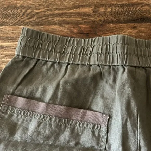 Lord &amp; Taylor 100% linen shorts green small
