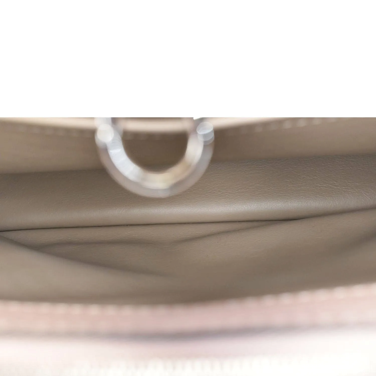 LOUIS VUITTON Capucines MM Taurillon Leather Satchel Bag Pink